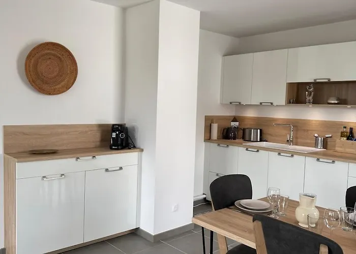 Le Doublaix - Superbe T3 Neuf - Parking Prive - Apartamento